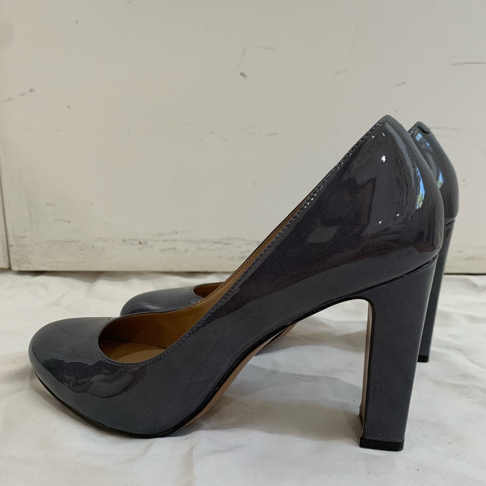 BANANA REPUBLIC ROUND TOE BLOCK HIGH HEEL
